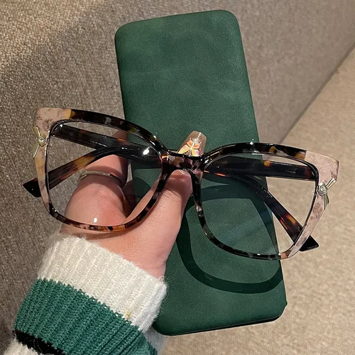 Imagen 1 del producto Nuevas gafas de protección contra luz azul con montura de mariposa para mujer, gafas de colisión de color con empalme de ojo de gato, gafas planas poligonales con montura grande