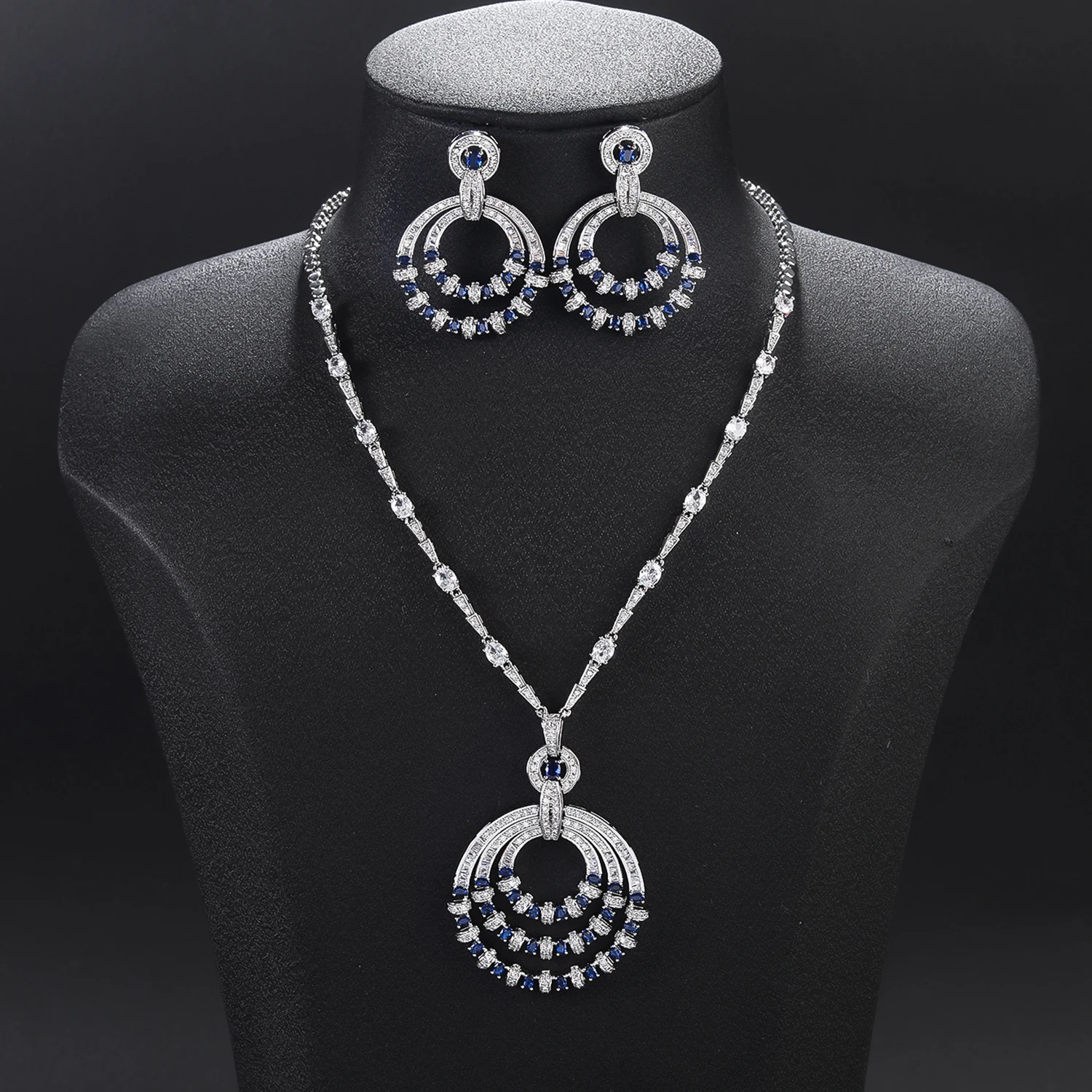 Trendy Elegant Cubic Zirconia Round Pendant Design Necklace Earrings Set Lady Party Accessories Wholesale CN11621