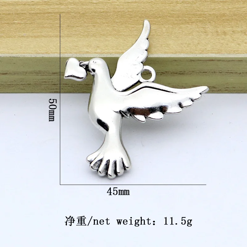 Catholic Christianity Jesus Holy Spirit Peace Dove Retro Jewelry Necklace Exquisite Car Keychain Pendant Keychain Wholesale