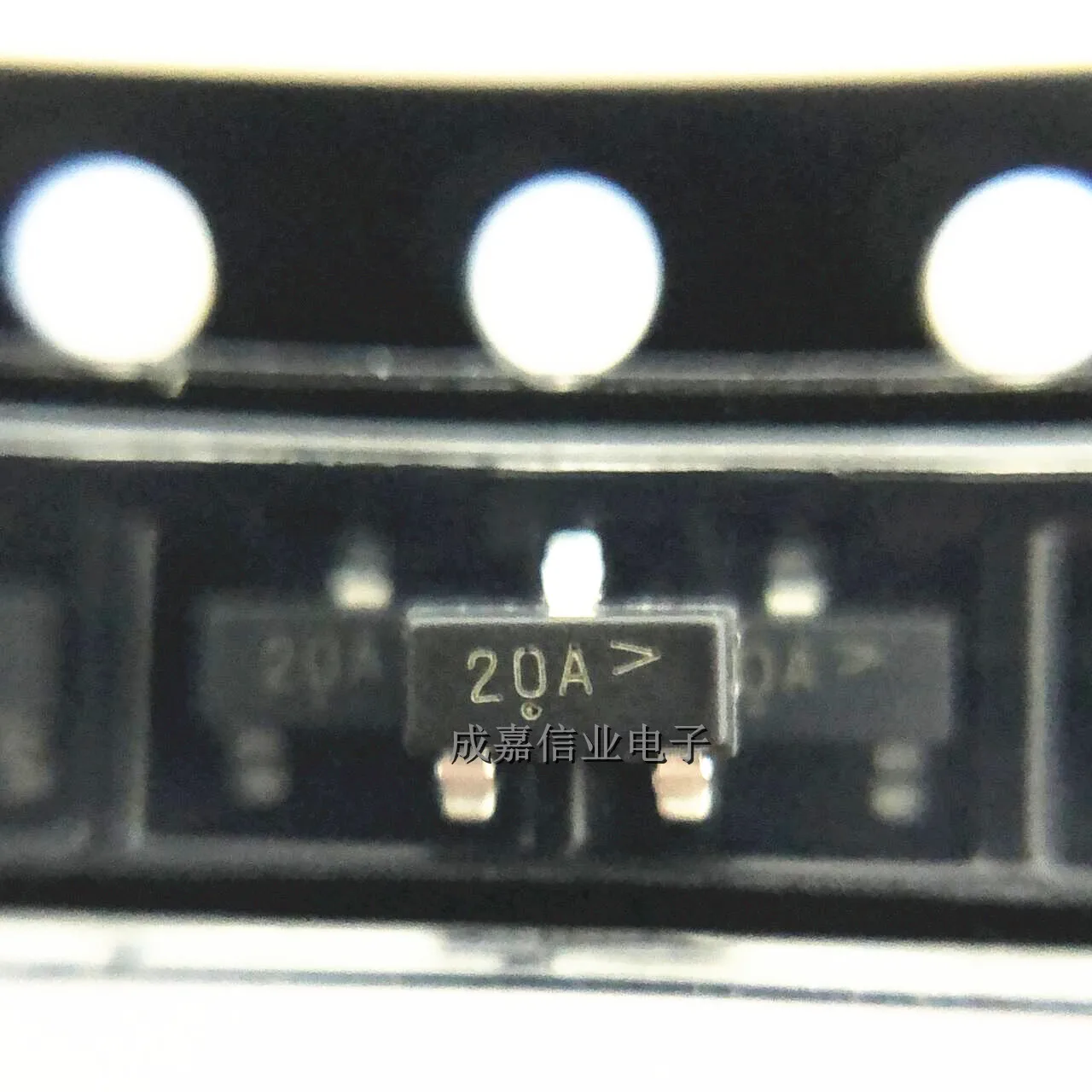 100pcs/Lot MMBZ20VALT1G SOT-23-3 MARKING;20A ESD Suppressors / TVS Diodes 20V 225mW Dual Common Anode