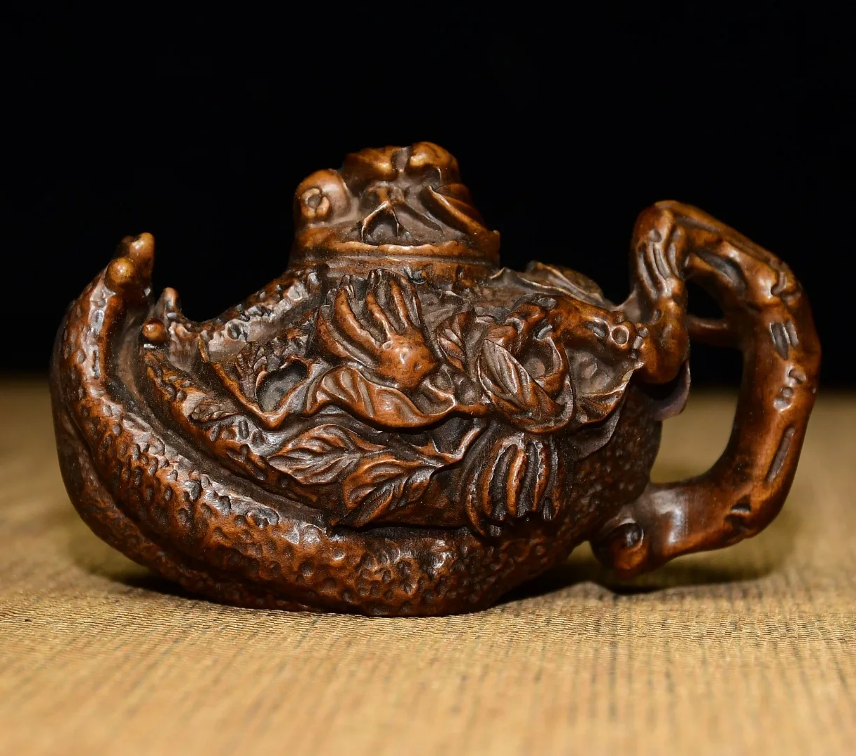 

3"Tibetan Temple Collection Old Boxwood Lotus Lotus Root Buddha hand shaped Teapot kettle Handheld pot Amass wealth