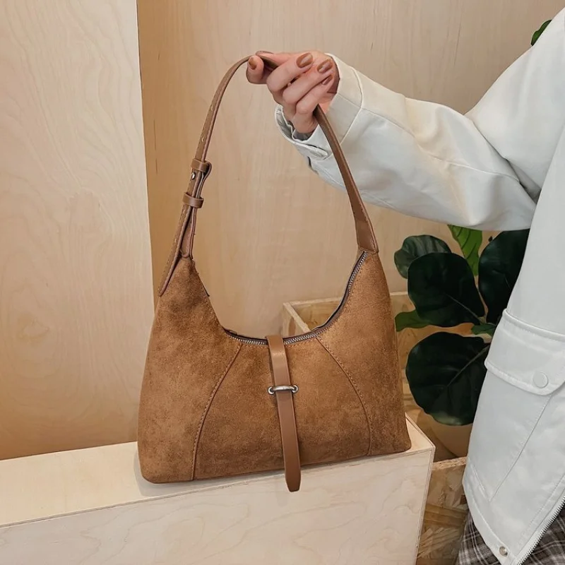 

Luxury Women's Shoulder Bag Crafted From Premium Leather Boasting High-End Quality And Paris Neat Vintage Look ​