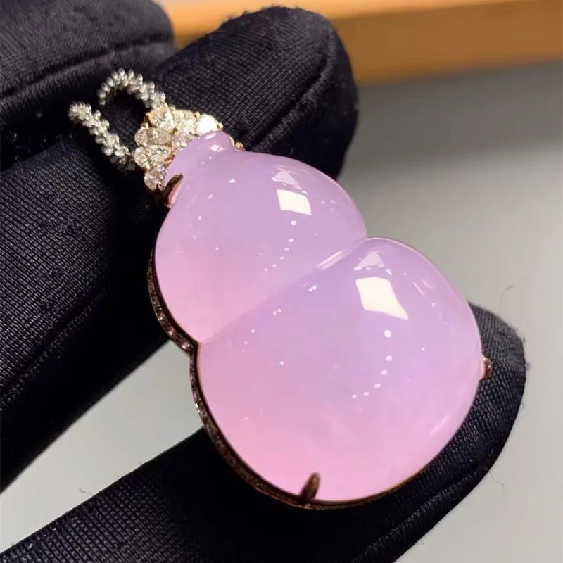 Myanmar Violet Ice Jadeite Gourd with K Gold Inlay and Pinkish-Purple Pigeon Egg-Shaped Jade Pendant Necklace