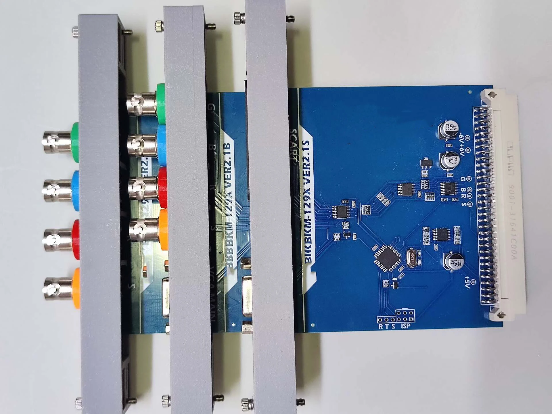 

BKM-129X Модернизированная неоригинальная карта RGB с двумя входами Карта ввода Euro SCART/BNC и VGA для PVM/BVM