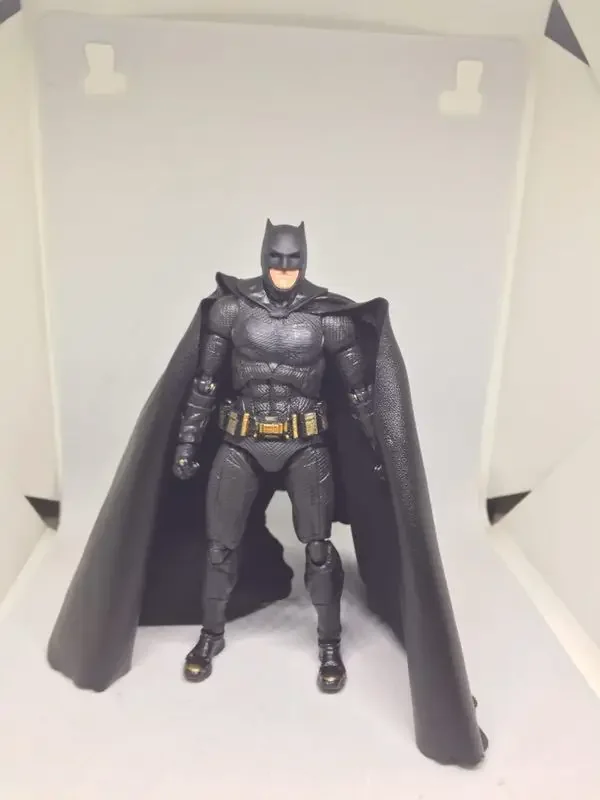 MAFEX 056 BATMAN Liga de la Justicia Batman figura de acción 16 cm modelo muñeca juguetes modelo