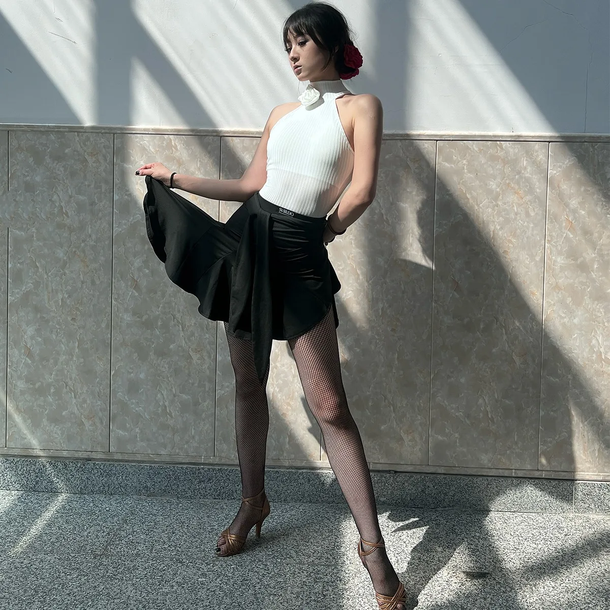 

Платье для латинских танцев, белая юбка с висячим вырезом, рыбий хвост, костюм с разрезом, тренировочная одежда, одежда для танцев самбы, танго, DQL11361