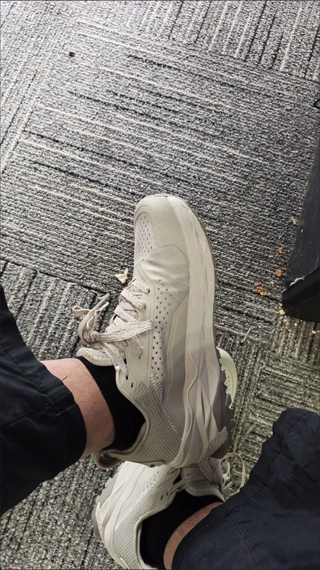 

2025 Новые популярные кроссовки для спринта, изысканный дышащий дизайн для мужчин и женщин, кроссовки для марафона, отличные