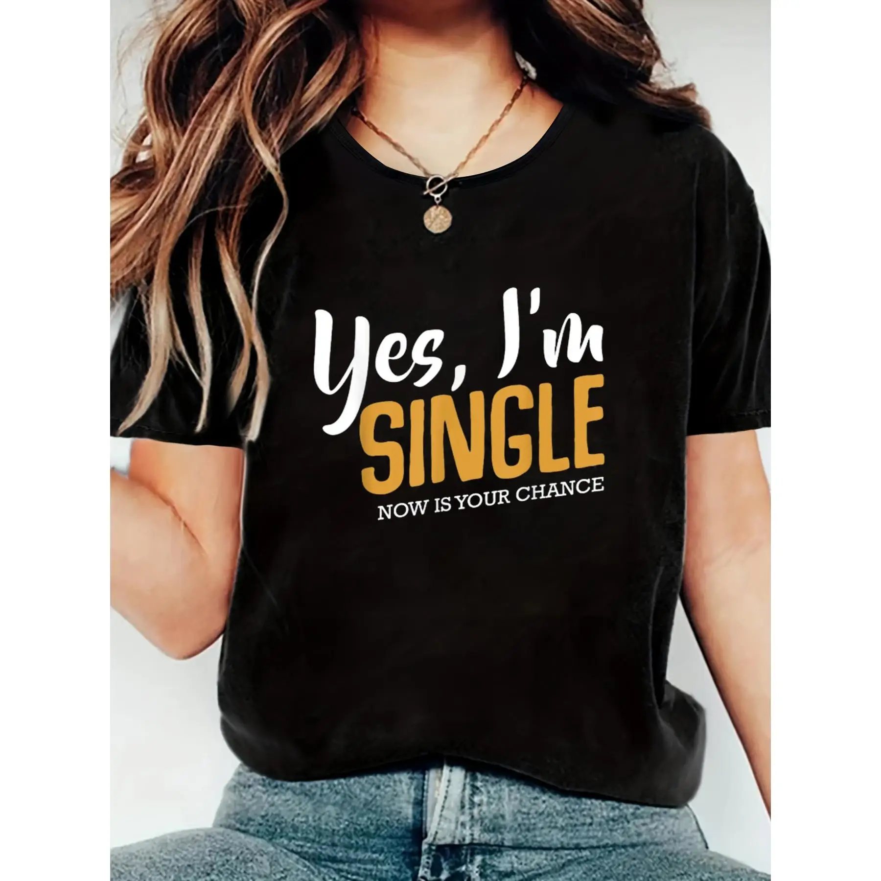 

Yes, I'm Single" Humorous Quote T-Shirt for Women - Casual Black Tee with Yellow & White Lettering, Short Sleeve, Round Neck