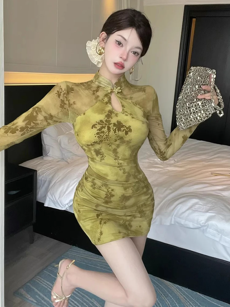 REDDACHiC ヴィンテージ花柄中国女性チャイナドレスシアー中空長袖ボディコン袍ミニドレスヴィンテージセクシーな衣装