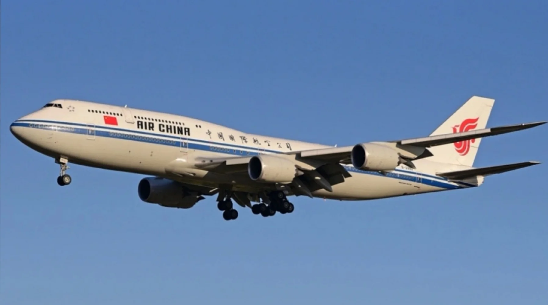 

Resin Air China B747 Model Airplane 47CM 1:150 Scale With Wheel LED Light Diecast airplane toy For Collection Gift By Aviatio