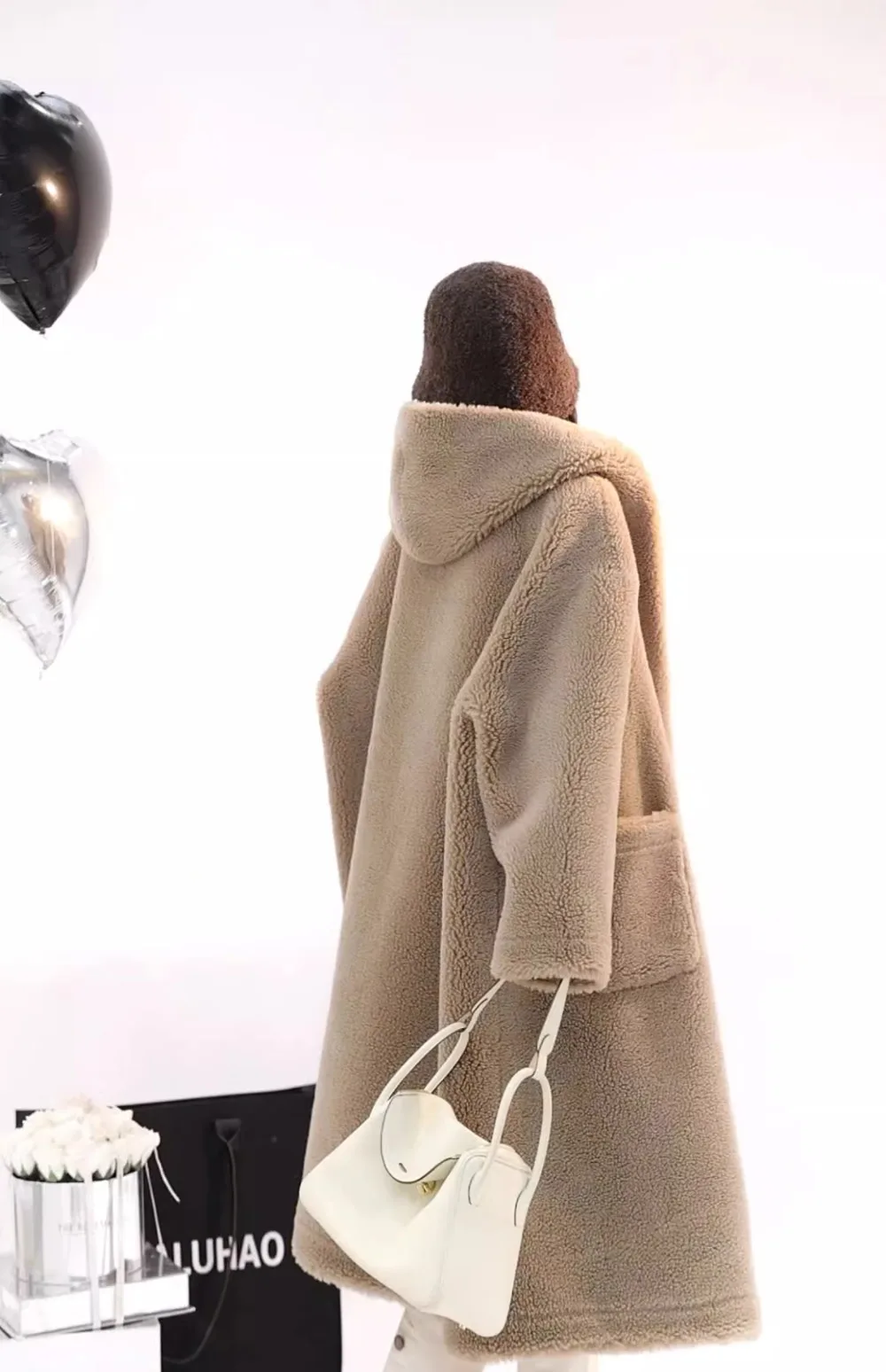 Imitation Fur One-piece Hooded Lamb Plush Coat, High-end Loose and Thick Deer Fur Medium Long Coat, Women's Winter New Style