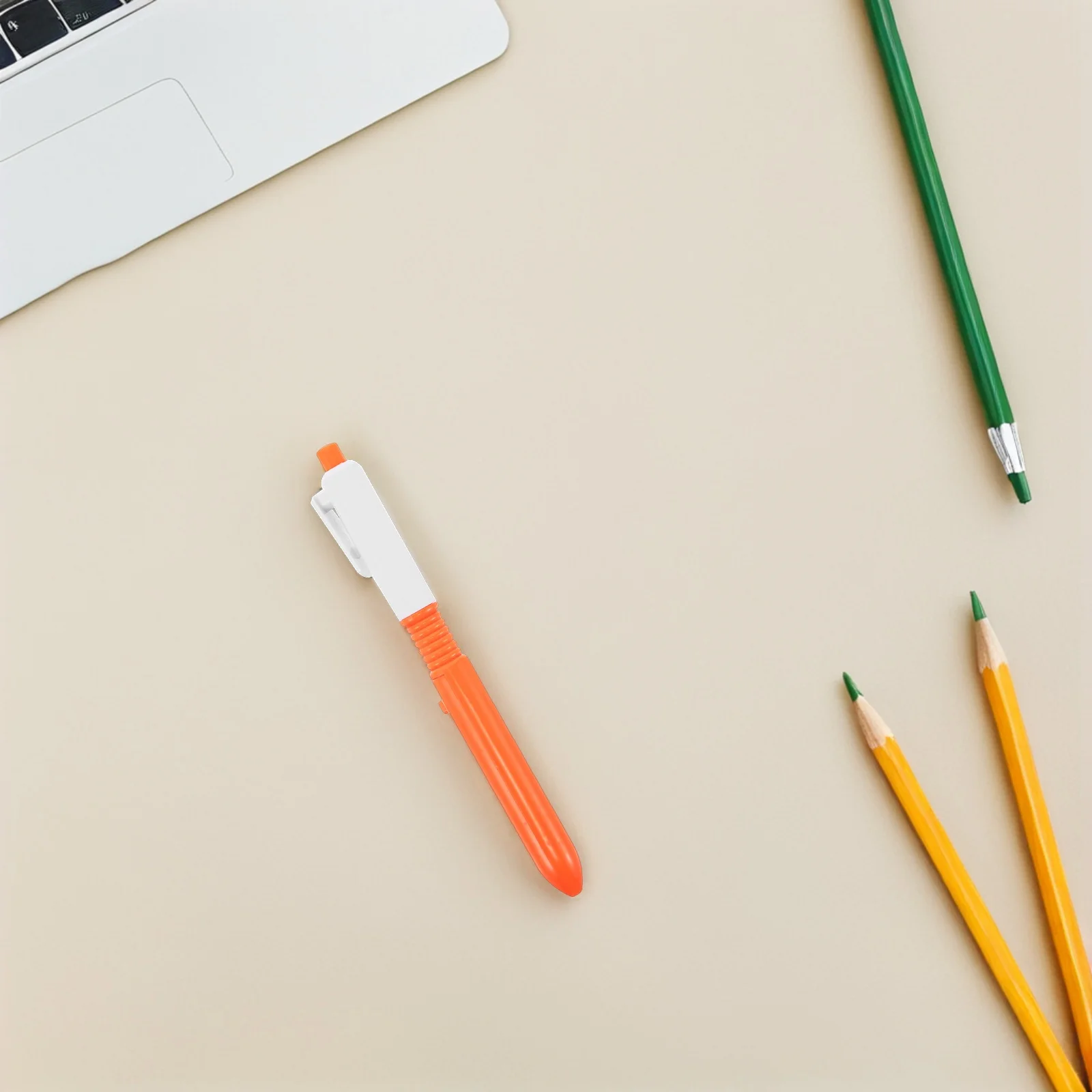 

5Pcs Water Spraying Pen Cool Prank Ballpoint Writing Instrument for Kids Teens Family Gathering Fun Gift Pen Water Gun