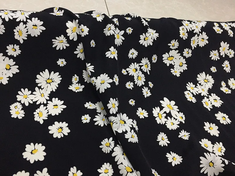 1 meter 100% Mulberry Silk 16 momme Crepe Silk Fabric Black Daisy Floral Printed 138cm 54