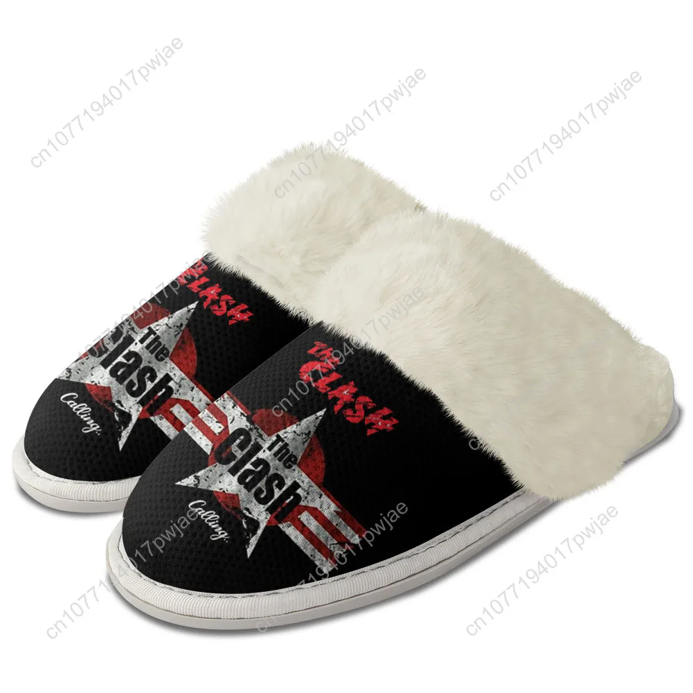 The Clash Rock Band شباشب قطيفة تحافظ على الدفء أحذية رجالي ونسائي للمنزل من القطن لغرفة النوم خفيفة الوزن شبشب دافئ أحذية مخصصة