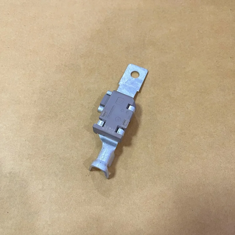 

For Volvo Range Rover Evoque Discovery Ford Battery Positive Fuse Head Auto Parts Connector