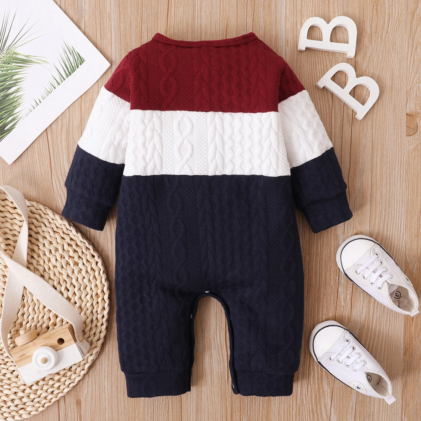 0-2-year-old newborn boys in autumn and winter long-sleeved round-neck color stitched buttons long-legged climbing clothes