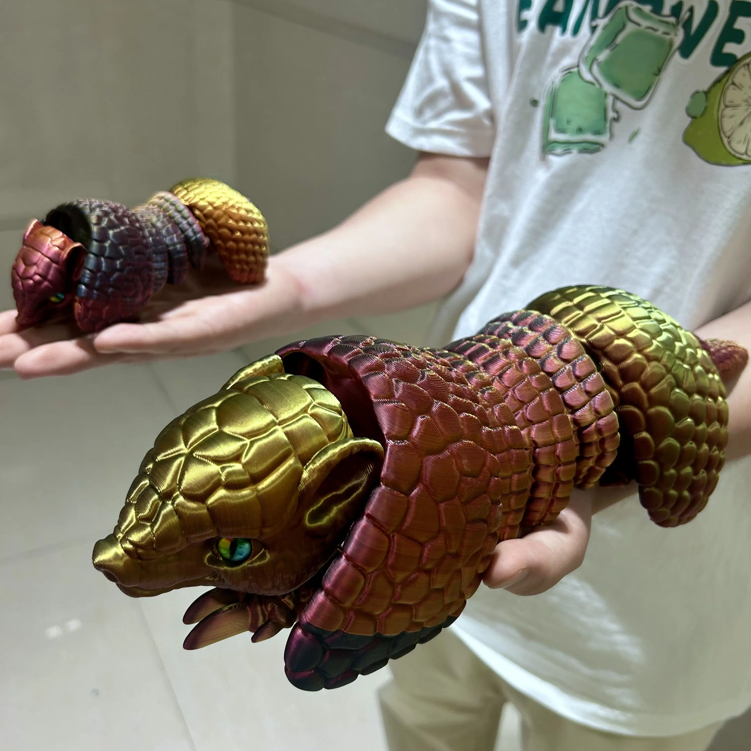 3D printed Pangolin statue, Fidget Action Figures for Home Office Desk Decor, Flexible 3D Printed Animal, 32cm/12.6in, 16cm/6.3in