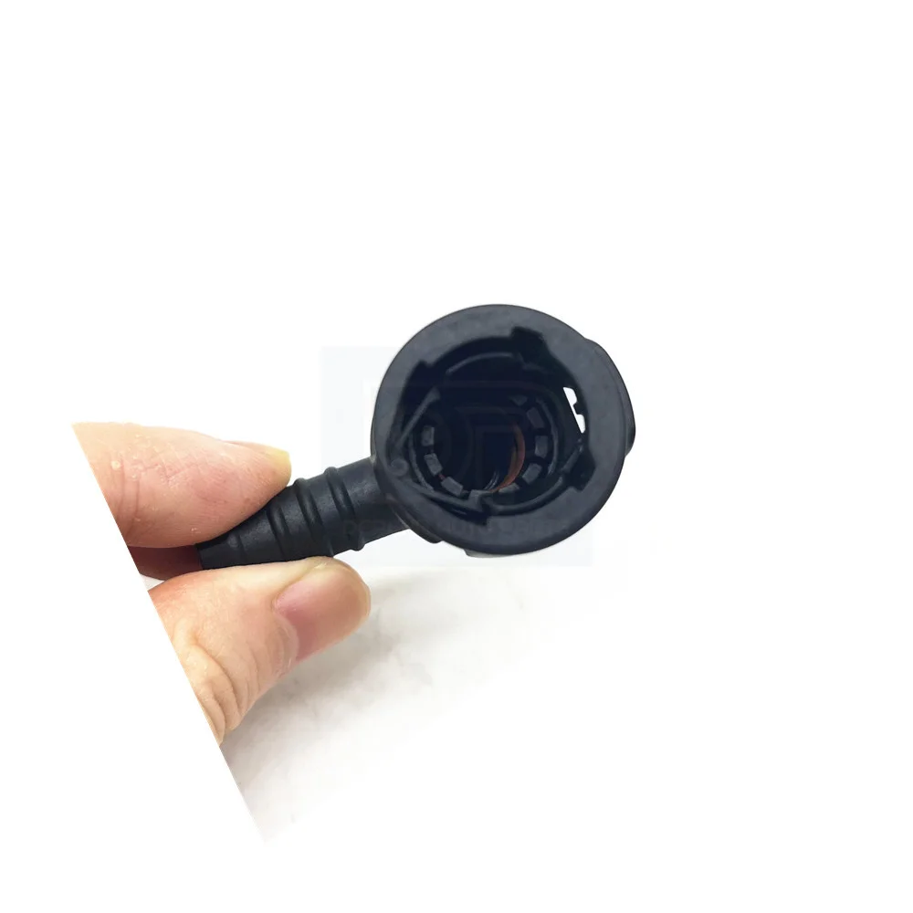 OEM 2034849 One Piece Plastic Elbow Connector Hose Coupling Use For Scani-