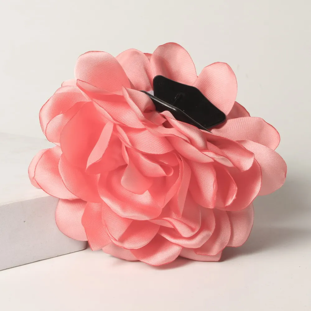 Fabric Rose Flower Hair Claw Clips for Women Girls Cute Hair Clip Barrette Plastic Hair Clamps Hair Accessories