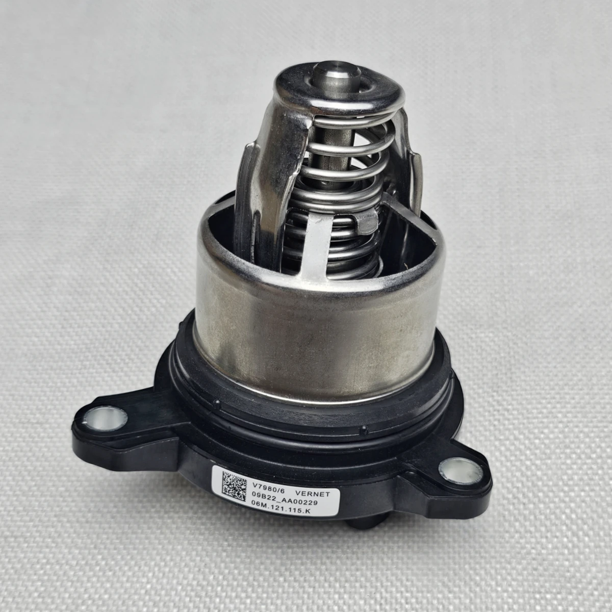 Engine Coolant Thermostat 06M121115K,06M121115G For AUDI A4 B9,A5,A6 C8,A7,A8L D5,Q5,Q7 2019-,Q8 2018-,VW Touareg 2018- 3.0