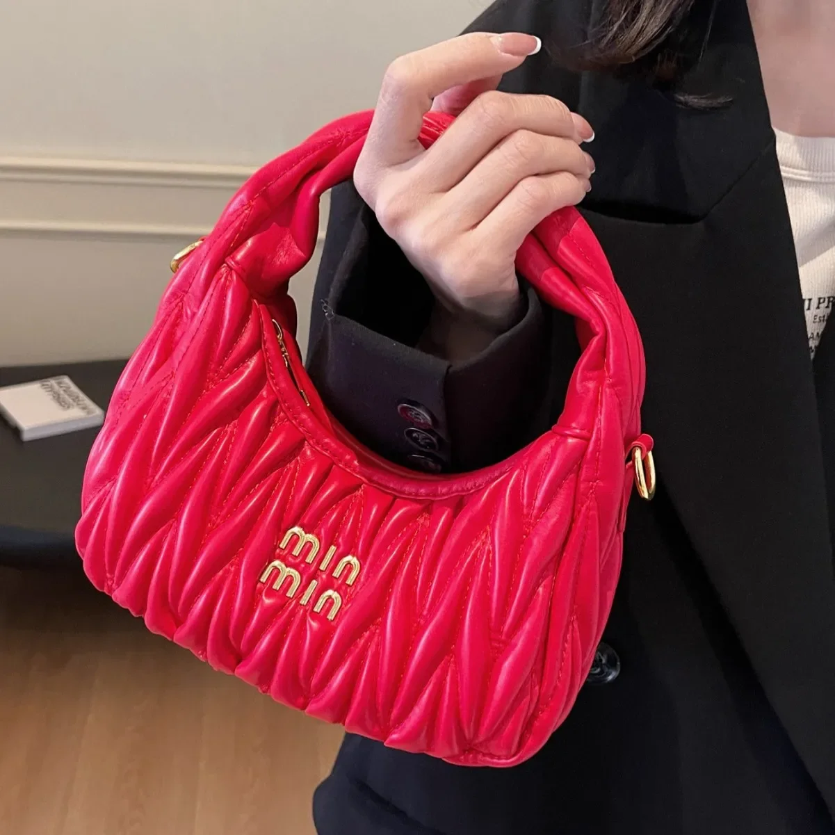 

‌2025 Trendy Pleated Quilted Underarm Bag-Chic Chanled-Inspired Crescent Crossbody Handbag for Women,Unique Elegant Shoulder Bag