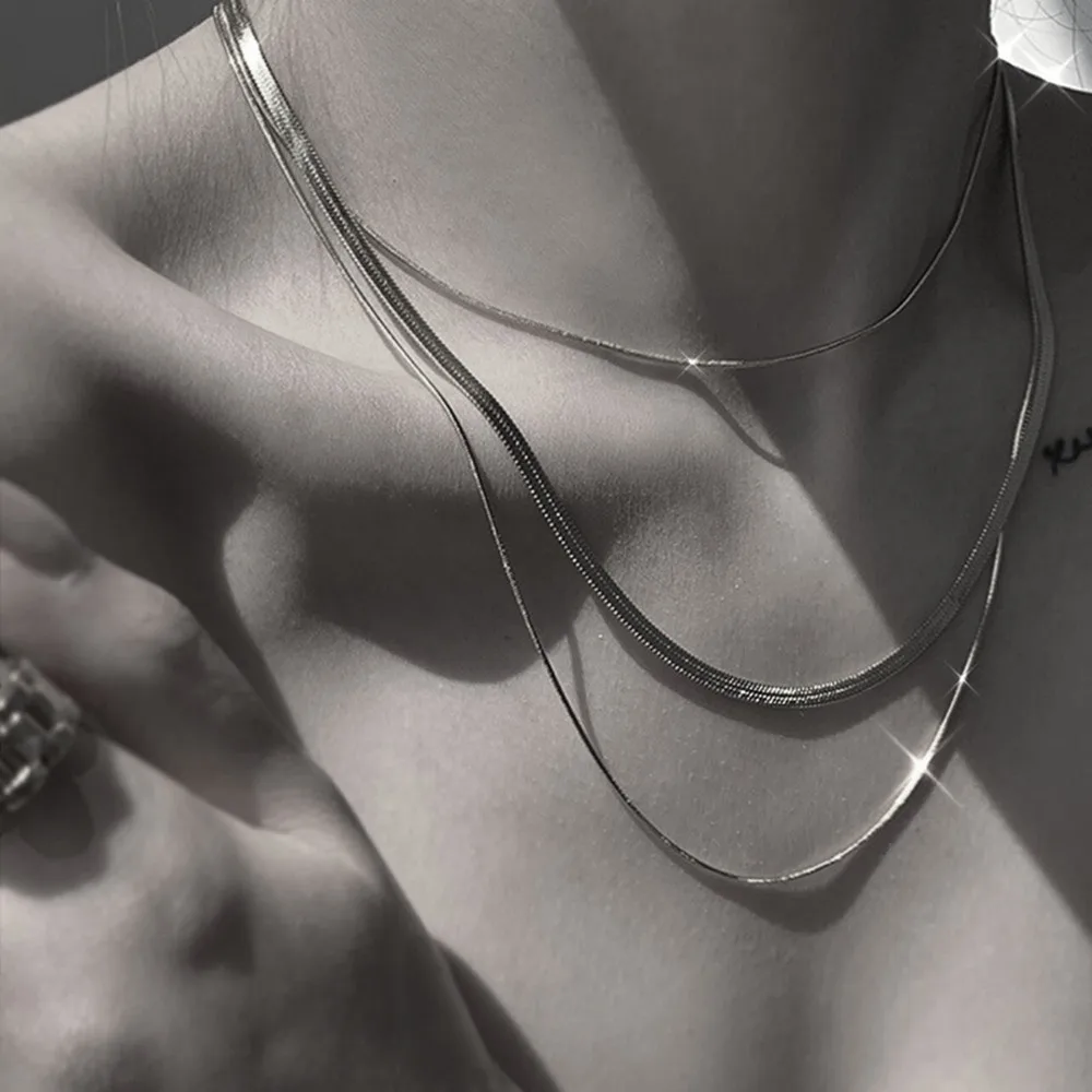 Zarte doppellagige dünne Schlangenkette für Frauen, sexy Goldfarbe, coole Schlüsselbeinkette, ästhetischer Y2k-Schmuck – Detail 2