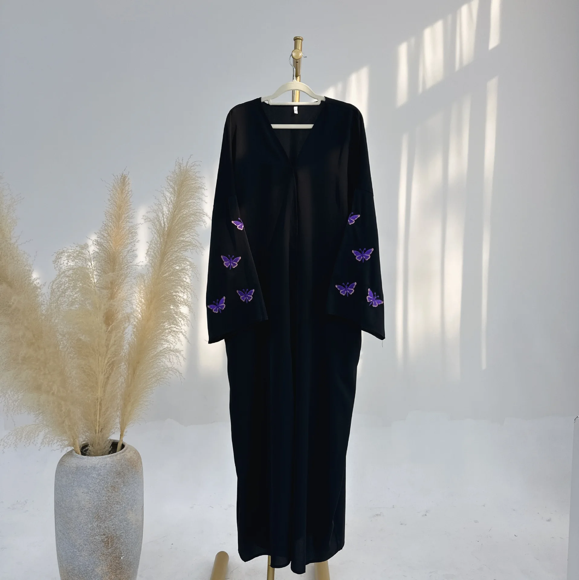 

2025 New Eid Butterfly Cardigan Dubai Embroidery Abaya Femmes Robe Musulmane Modest Abaya Women Dresses Islamic Clothing