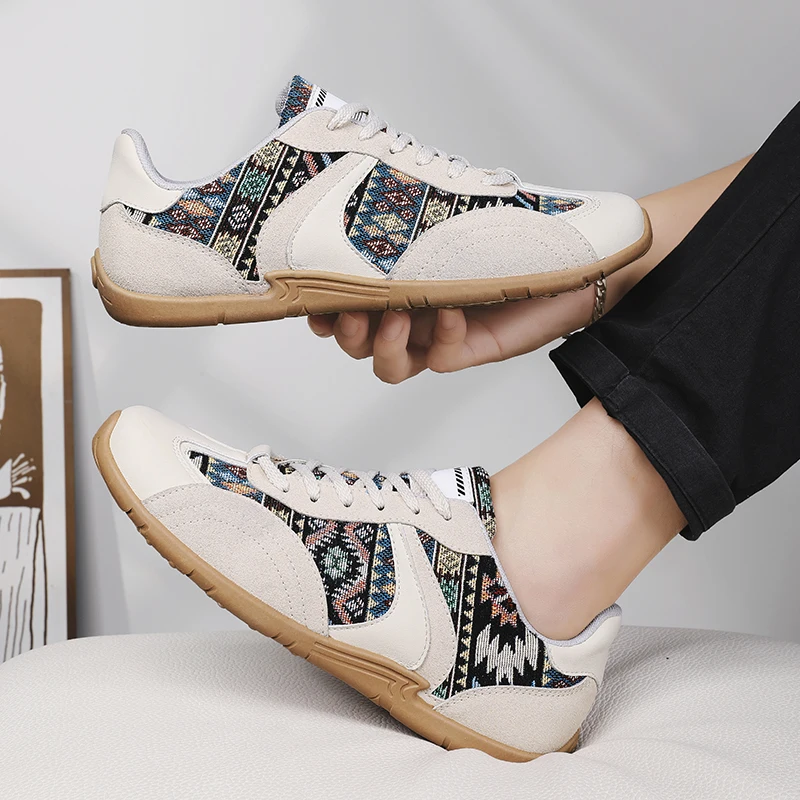 

Men's Shoes 2025 Summer New Fashionable Outdoor Sports Shoes Embroidered Printed Lace Up Casual Training Shoes