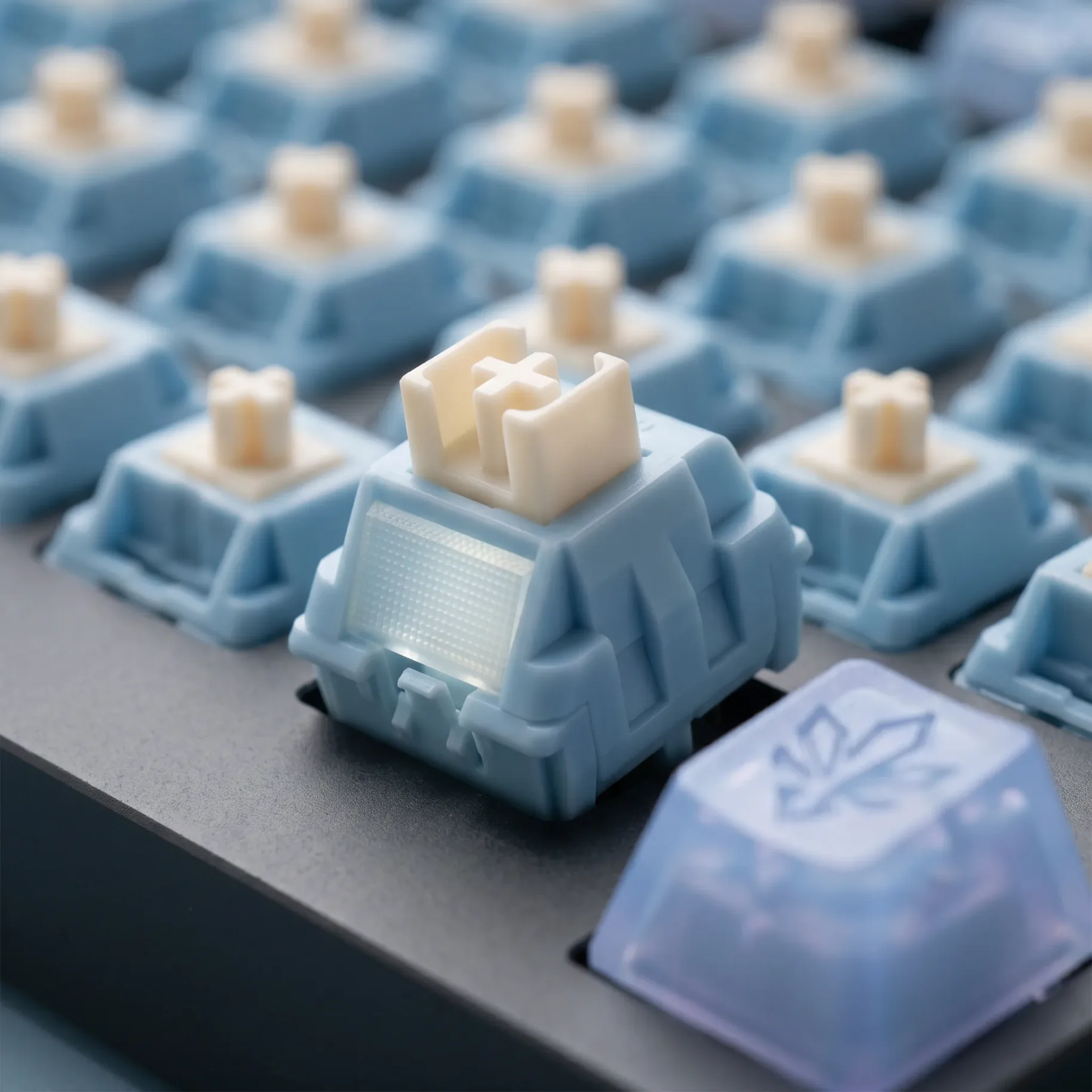LICHICX Yogurt Silent Linear Switch Pre Lubed 5Pin POM Stem Hot Swap Mechanical Keyboard Switches for Custom Keyboard MX Gaming