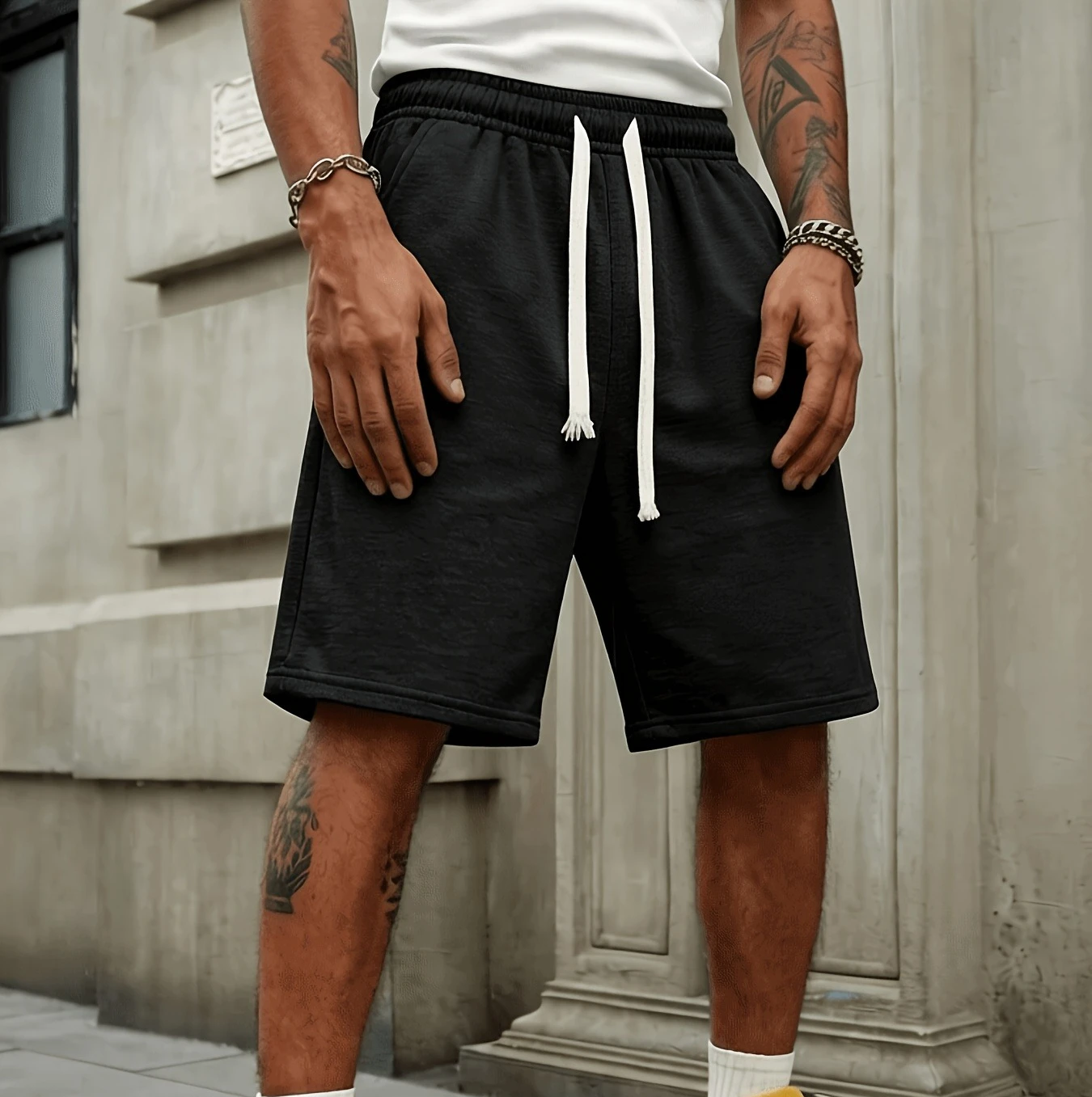 

Men's Casual Shorts for Summer Breathable and Skin-friendly Fabric Stylish and Versatile Suitable for Sports and Everyday Wear
