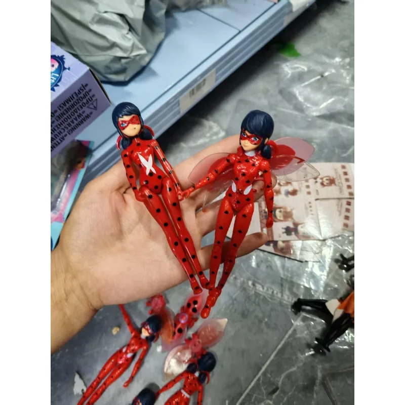 Figura Articulada de Marinette de Miraculous Ladybug, Adorno de Escritorio Posable y Ajustable, Juguete Coleccionable