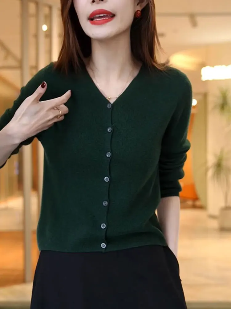 시크 니트 브이넥 롱 슬리브 캐주얼 가디건 단색 심플 출퇴근 스타일 한국 버전 스트레이트 컷 버튼 디테일