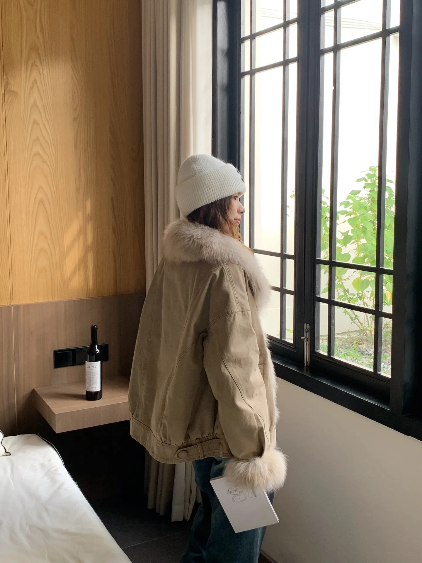 The new winter style of the "Workwear Parker 2025" fox fur coat with a front opening and a white goose down inner jacket for wom