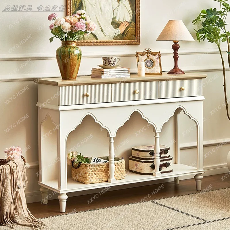 

Декоративный шкаф для хранения вещей в гостиную из массива дерева