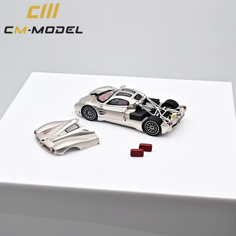 CM In Stock 1:64 Utopia Champagne Gold Magnetic Detachable Hood Diecast Diorama Car Model Collection Miniature Toys