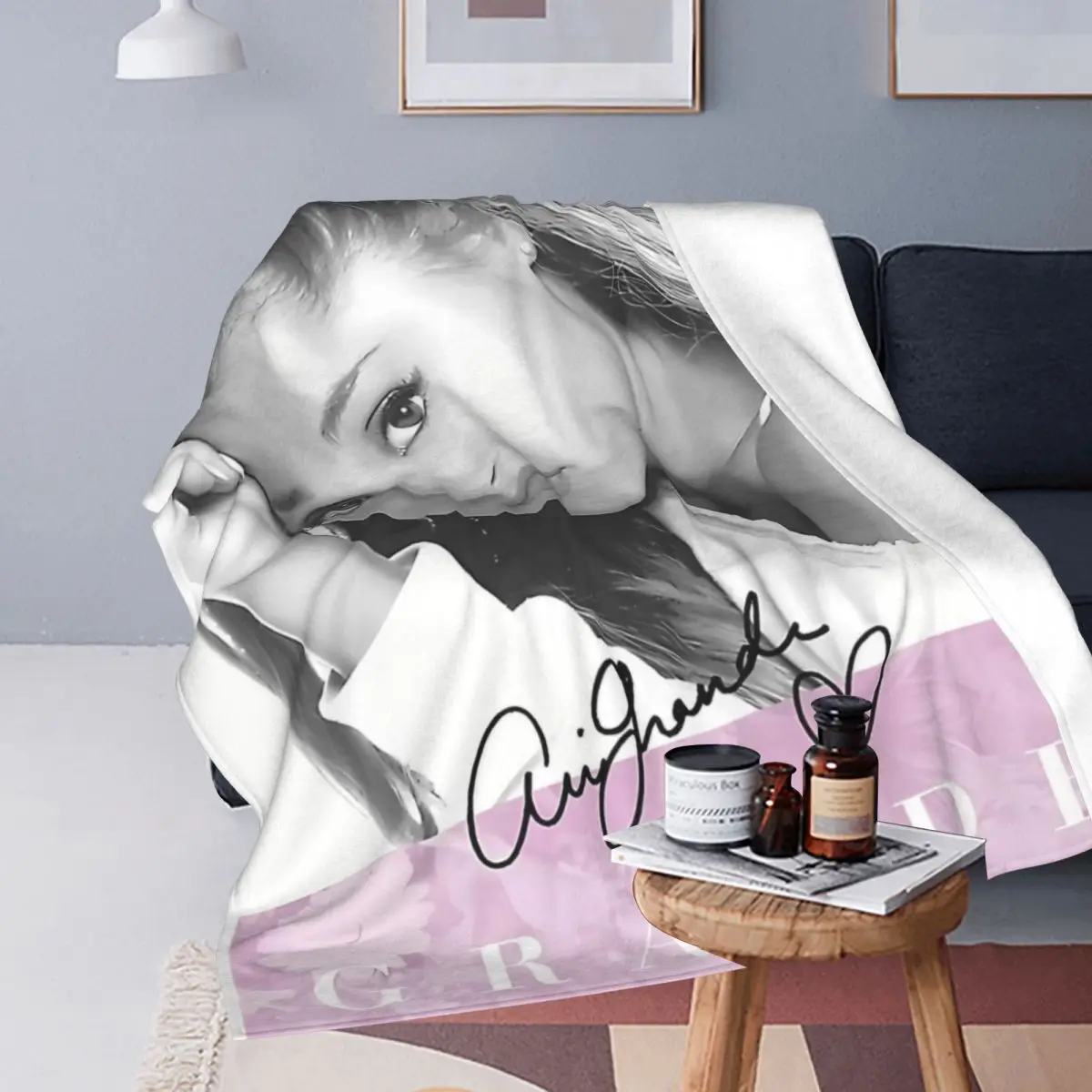 Ariana Singer Velvet Throw Blankets Grande Pop Music R&B Blankets for Bedding Car Warm Quilt