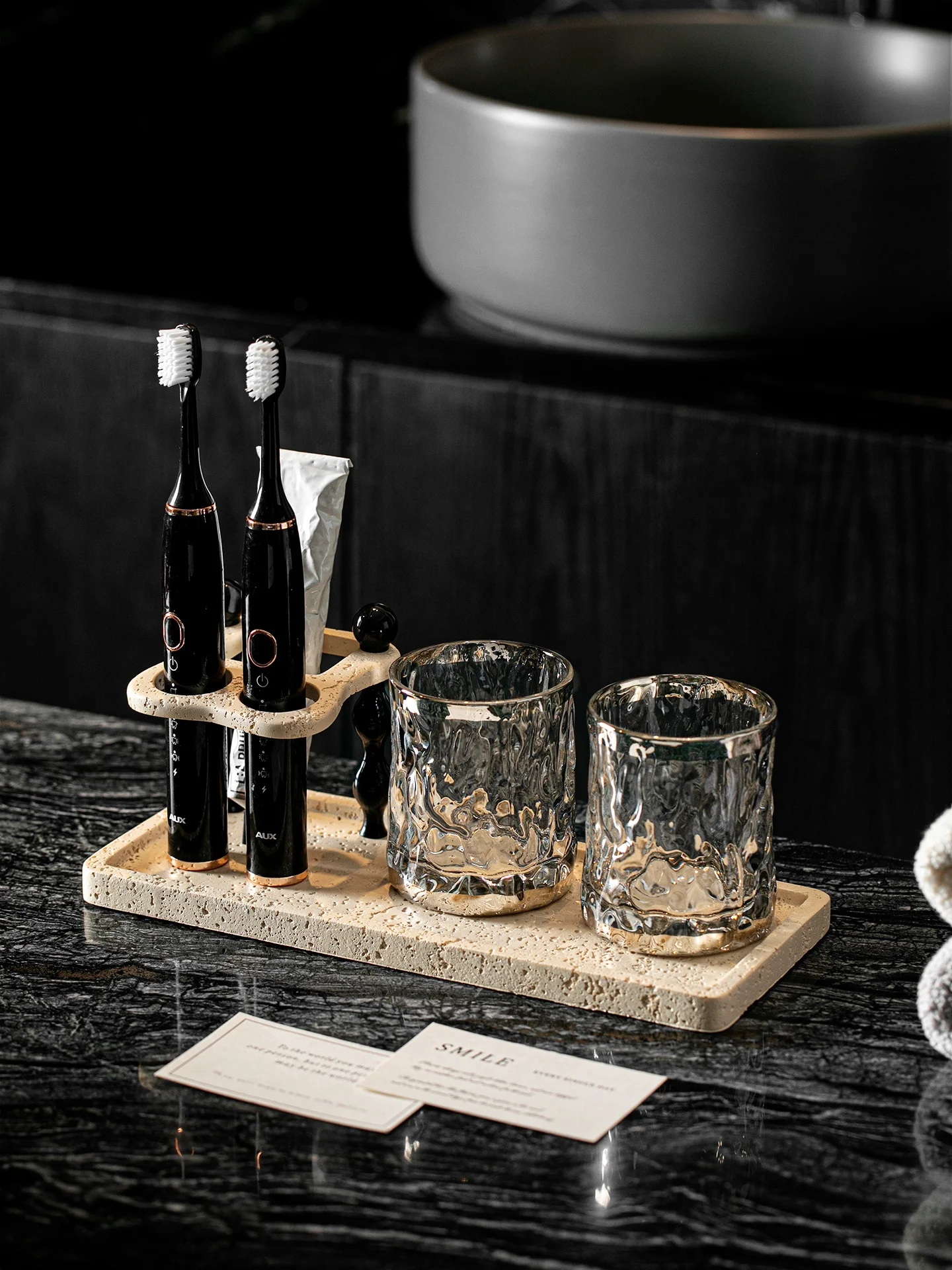 luxury-glass-bathroom-wash-cup-set-toothbrush-storage-rack-home-use-creative-spout-cup-for-everyone-in-glass-material
