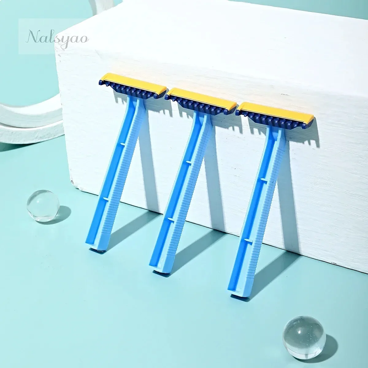 30PCS Disposable Razor for Women Manual Shaver 1 Super Sharp Blade with Comb Head for Face Leg Arm Bikini