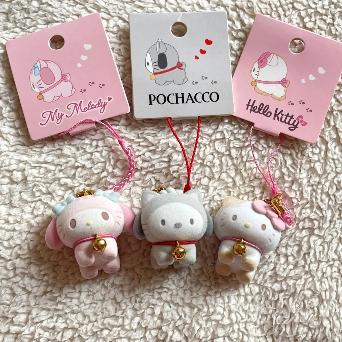 Sanrio Hellokitty llavero de muñeca Kawaii dibujos animados Anime Kuromi accesorios Widget decoración de escritorio regalos de vacaciones para hombres y mujeres