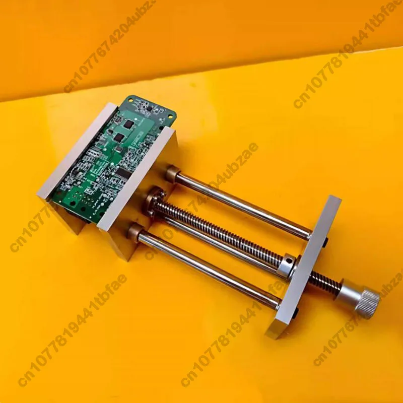 

Миниатюрный алюминиевый тисек для пайки печатных плат и фиксации электронных компонентов