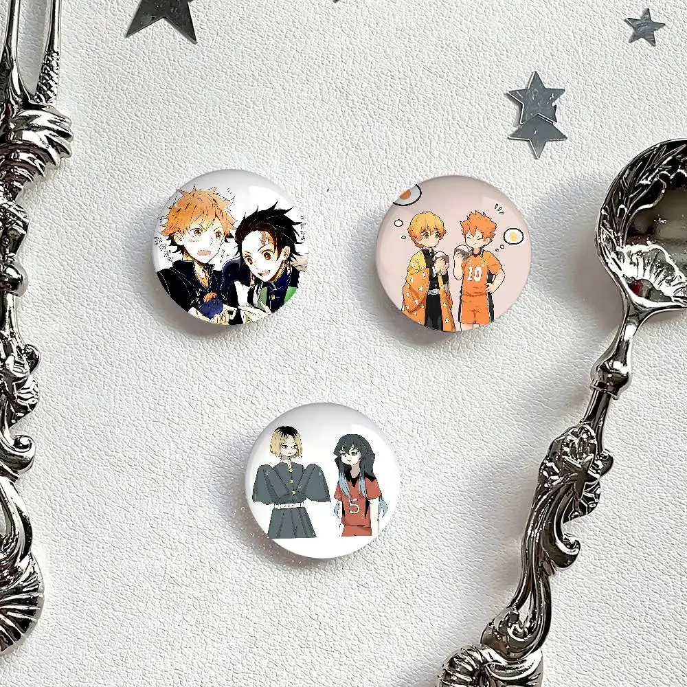أمين H-Haikyuu و D-Demon القتلة شارات الإبداعية صفيح زر PinsBrooch الإبداعية يقتبس شارة الملابس على ظهره مجوهرات Gi