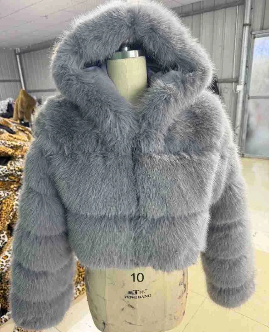 Manteaux en fausse fourrure de renard pour femmes, vestes de travail courtes épissées à capuche, manches longues, fourrure épaisse et chaude, ample, décontractée, automne hiver 2025