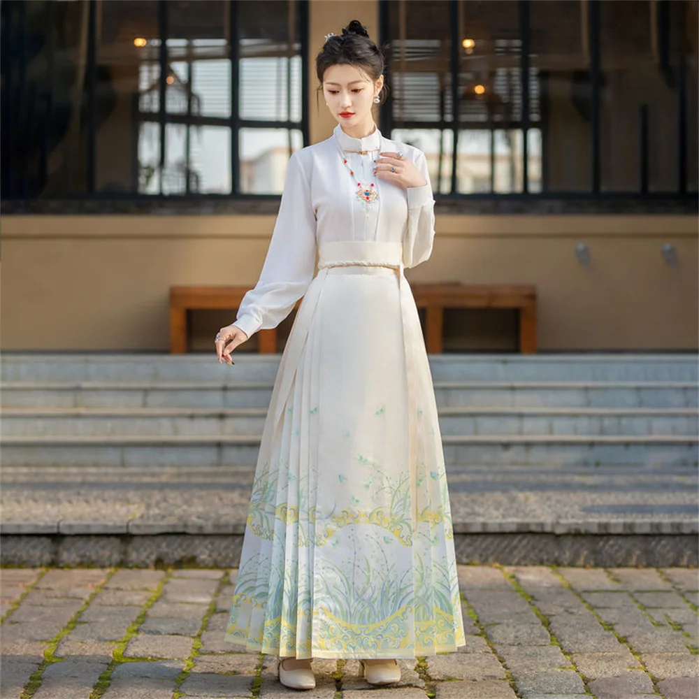 

Ming Dynasty women's Hanfu Chinese traditional style high quality embroidered horse-face skirt daily summer bridal dress