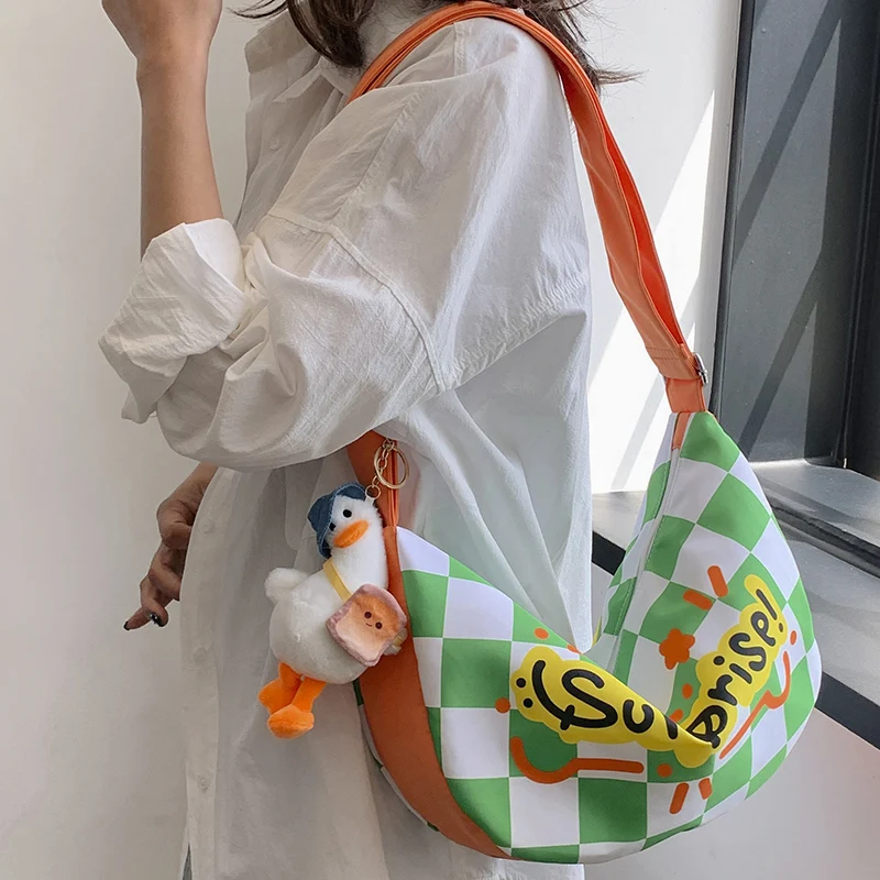 bolsa-de-lona-com-design-Unico-bolsa-de-ombro-fena-com-estampa-de-fiti-padrao-de-tabuleiro-de-xadrez-bolsa-transversa