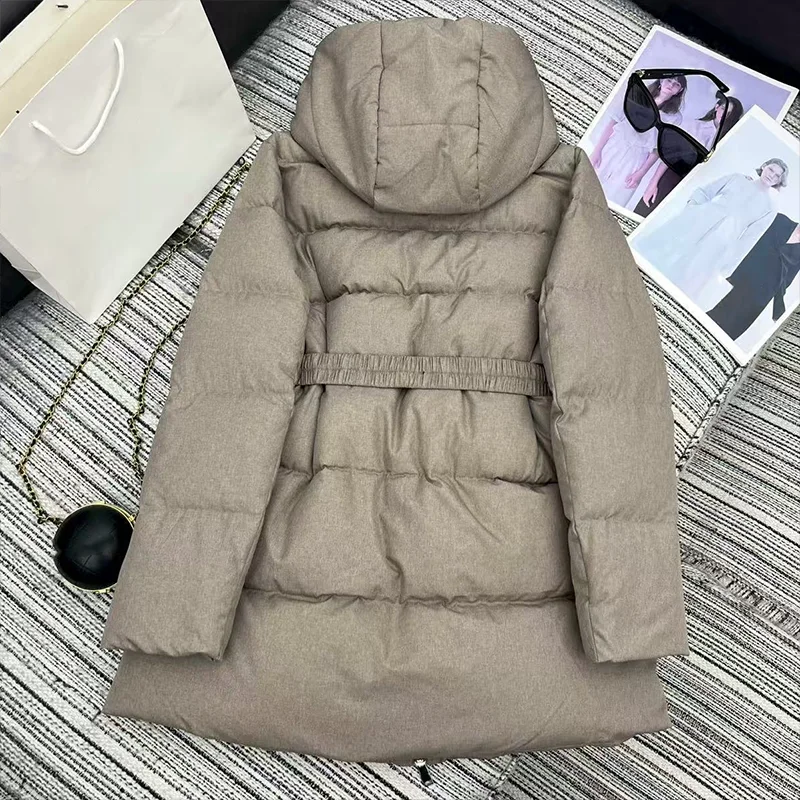جودة عالية الأبيض أوزة أسفل سترة المرأة الشتاء معطف مقنع في منتصف طول مع الرباط ملابس كاجوال 25121133 #4