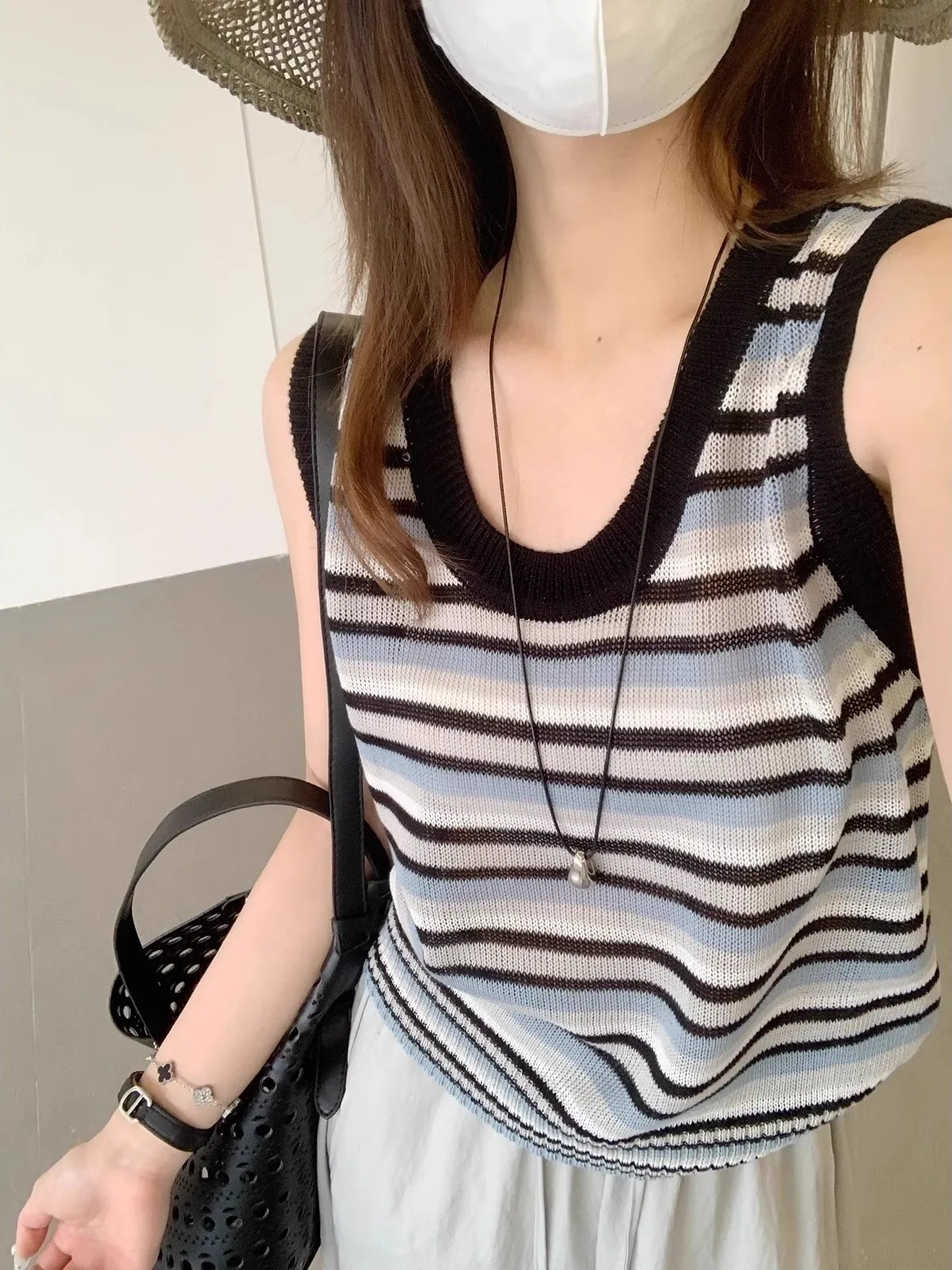 

Faionable Color Blo Striped round Ne Svel Vest Women's Summer New Simple Match High Sense Outerwear Top