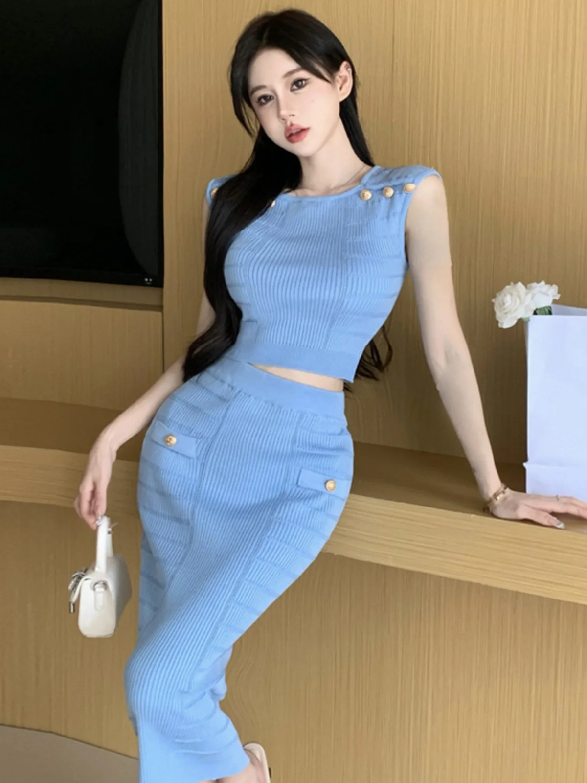 

Elegant Short Knitted Vest Top And High Waist Skirt Set Summer Slim Fit Fashion Ensemble for Women High Quality Ladies Suit