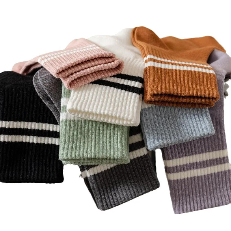4 Pairs of Women's Autumn and Winter Mid-barrel Yoga Socks  Silicone Non-slip Pilates Socks Indoor Fitness Socks