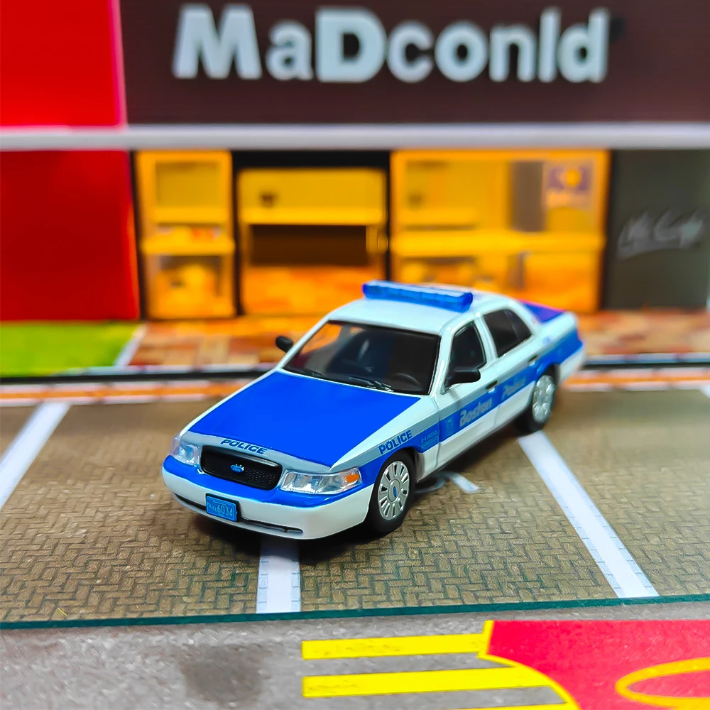 

596 1:64 Ford Crown Victoria — Бостон, Массачусетс, полиция, имитация сплава, мини-модель автомобиля, коллекция, подарочные игрушки