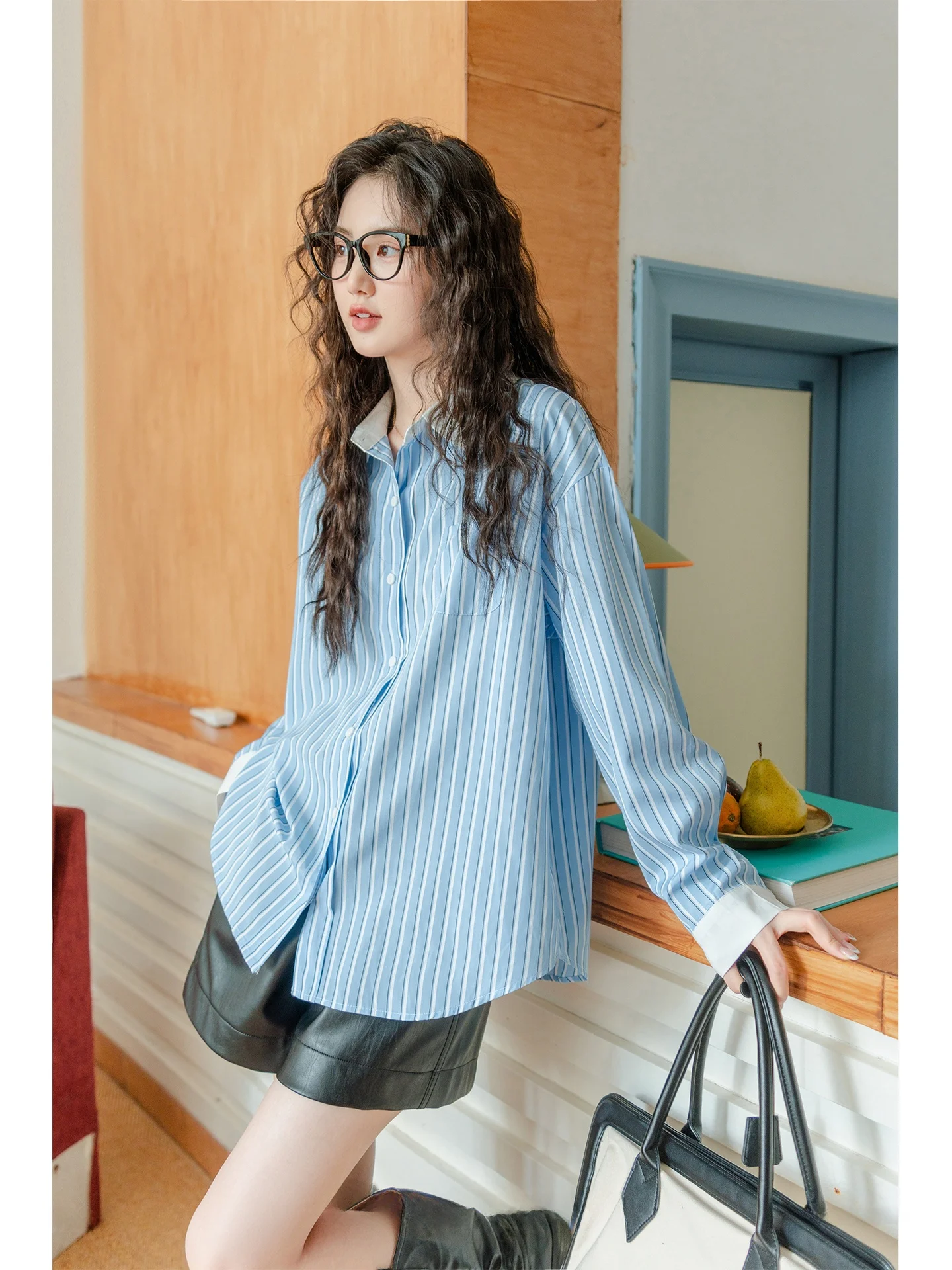 

Blue Striped Long Sve irt Loose Fit Commute Sle Cotton Workwear Early Autumn Top for Women Collar Button Closure